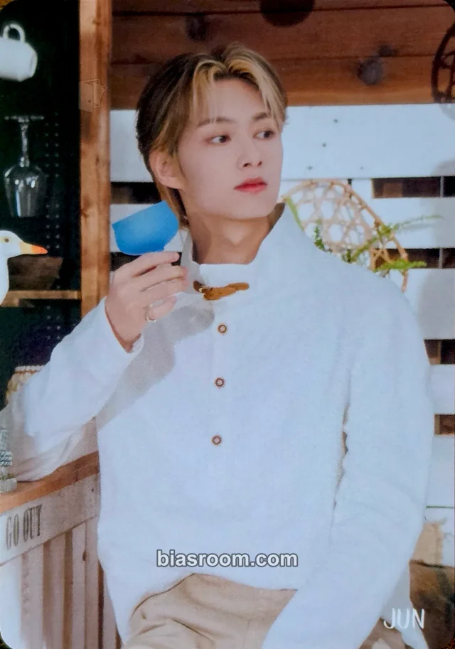 Photocard K-pop Jun SEVENTEEN SEVENTEEN CAFE IN JAPAN [BEACH VACATION]