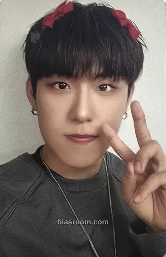 Woojin AB6IX THE FUTURE IS OURS : FOUND K-pop photocard