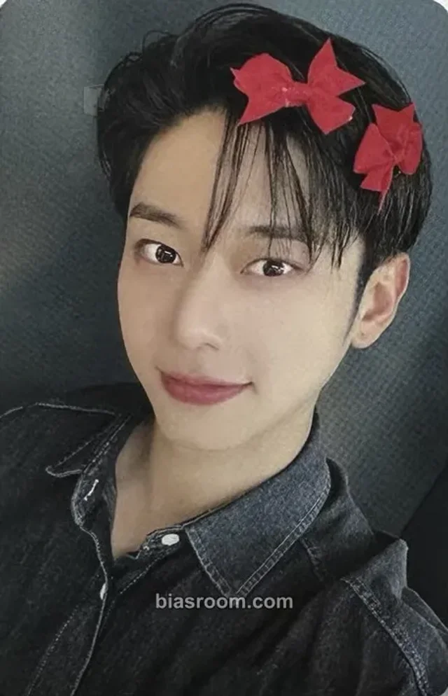 Donghyun AB6IX THE FUTURE IS OURS : FOUND K-pop photocard