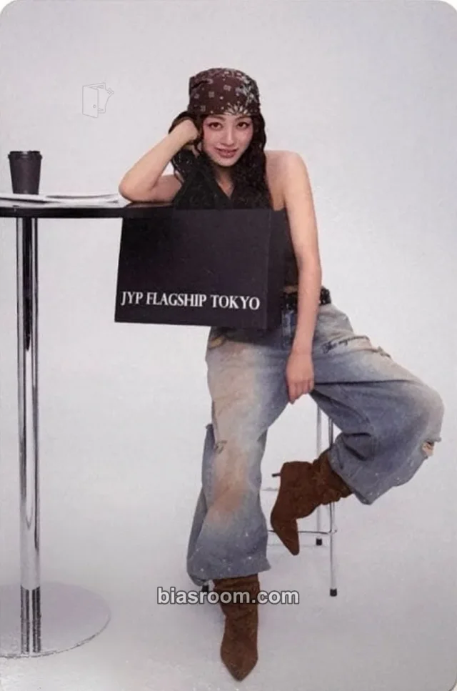 Photocard K-pop de Jihyo TWICE JYP FLAGSHIP TOKYO