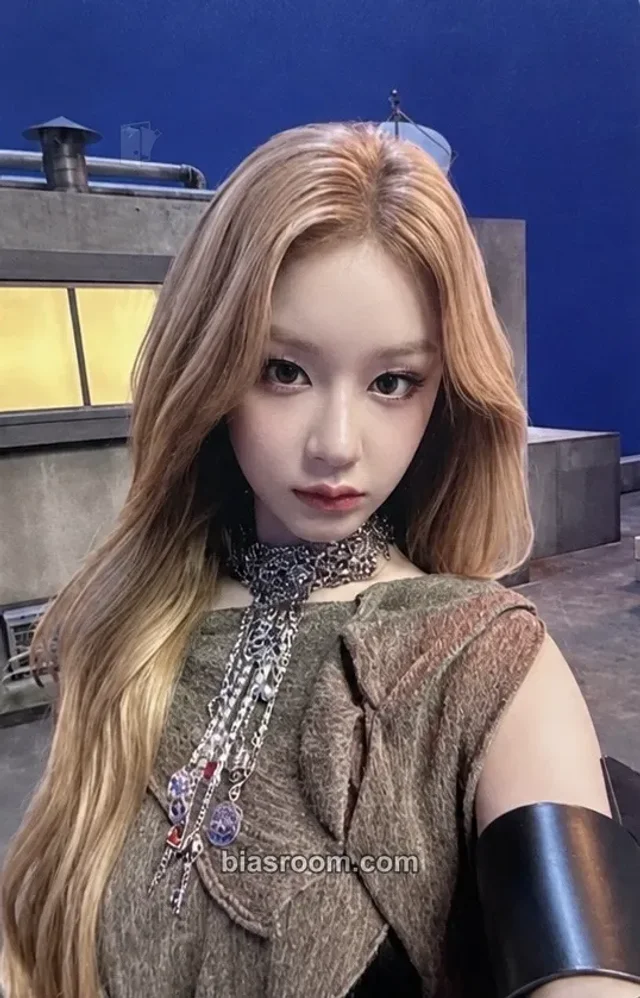 Photocard K-pop Pharita BABYMONSTER WE GO UP
