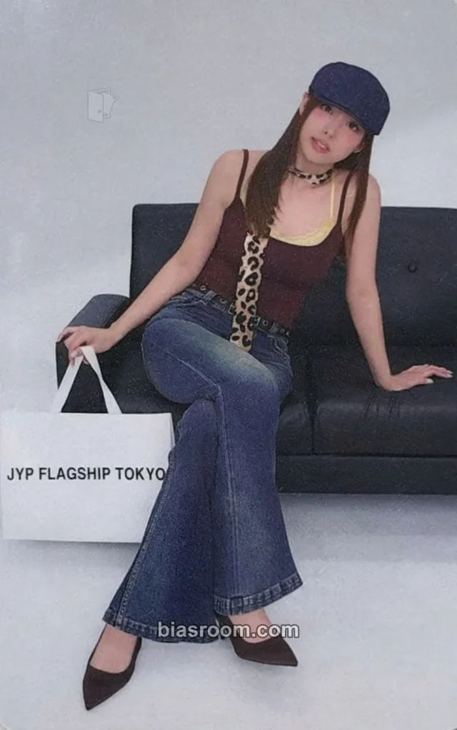 Photocard K-pop Nayeon TWICE JYP FLAGSHIP TOKYO
