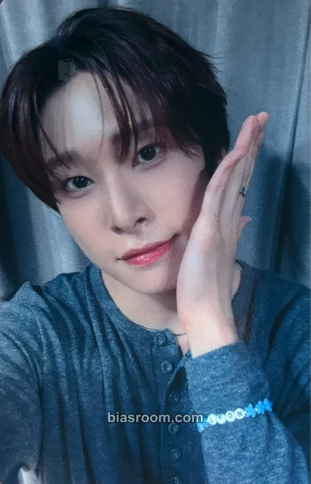 Leon TRENDZ 2026 On My Knees tour in Europe K-pop photocard