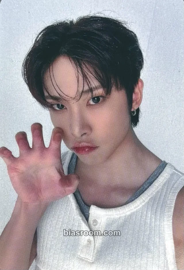 Leon TRENDZ 2026 On My Knees tour in Europe K-pop photocard