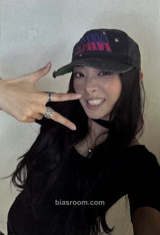 Photocard K-pop Gawon MEOVV GO HARD