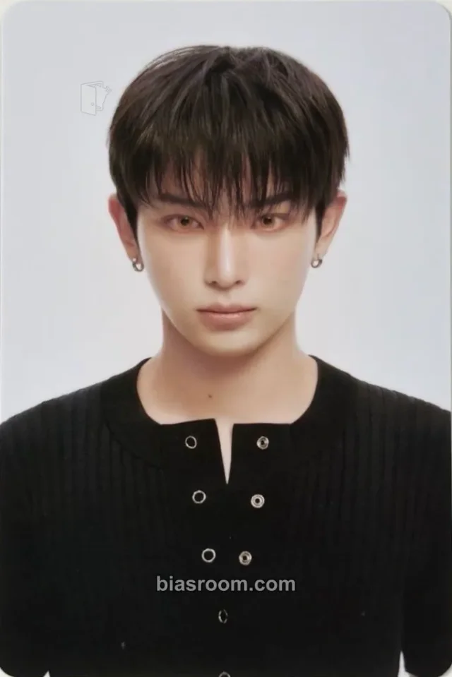 Harua  &TEAM Mark on Me K-pop photocard