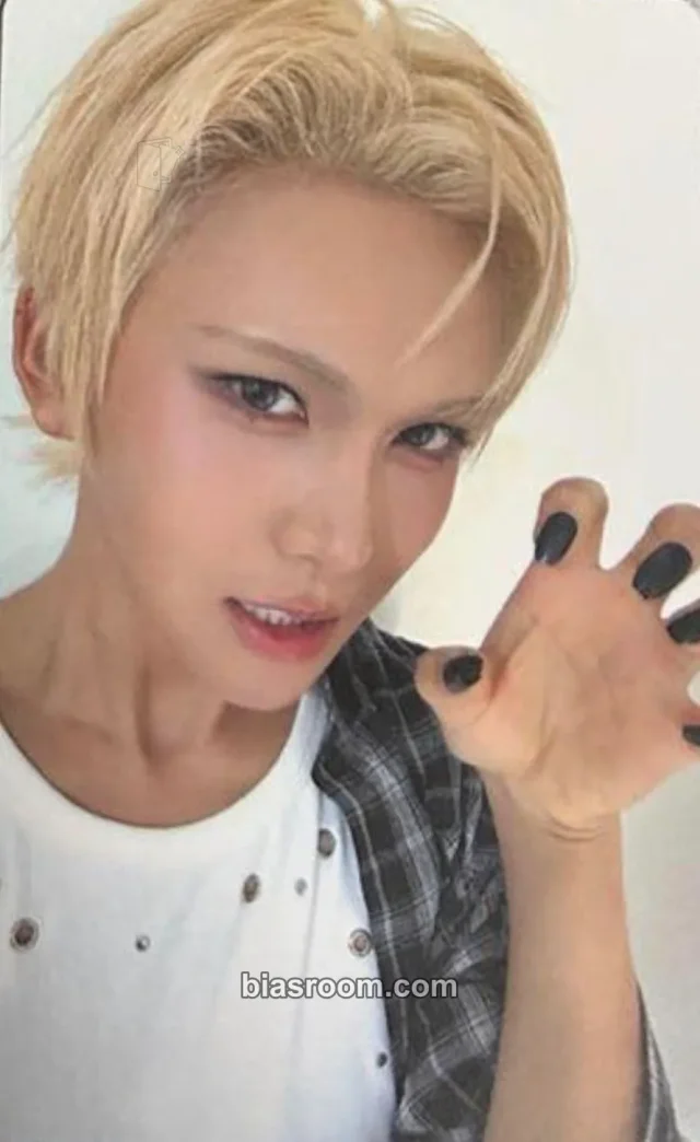 Hyun XLOV SERVING-X Asia Tour 2026 K-pop photocard