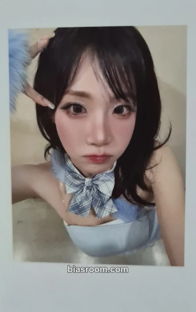 Photocard K-pop Nakyoung tripleS Beyond Beauty