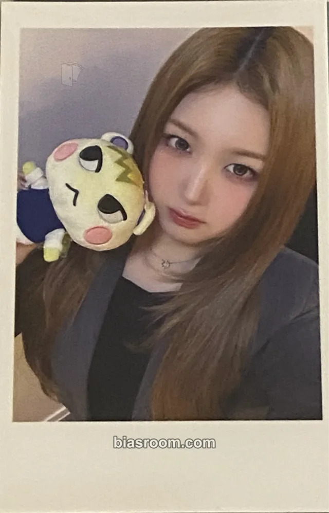 Joobin tripleS Beyond Beauty K-pop photocard