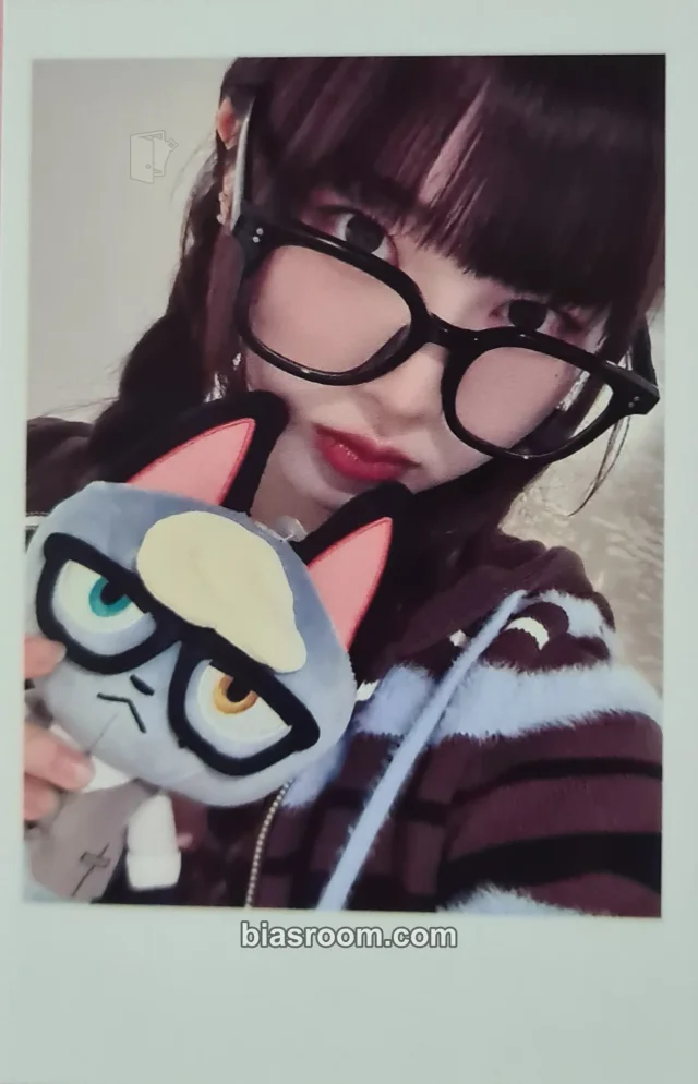Yeonji tripleS Beyond Beauty K-pop photocard