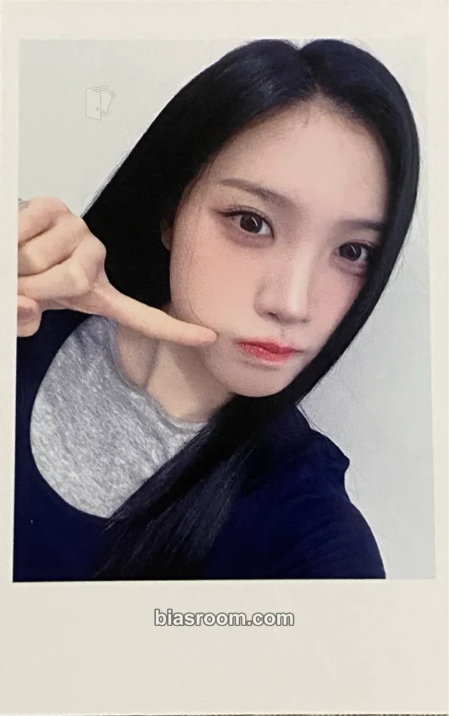 Sullin tripleS Beyond Beauty K-pop photocard