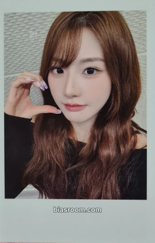 Xinyu tripleS Beyond Beauty K-pop photocard