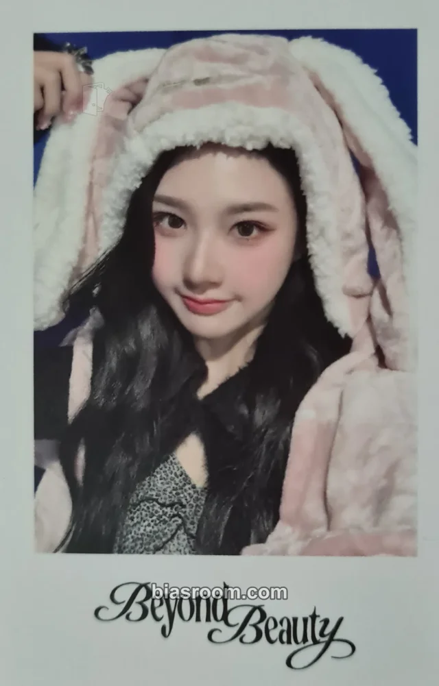 Xinyu tripleS Beyond Beauty K-pop photocard