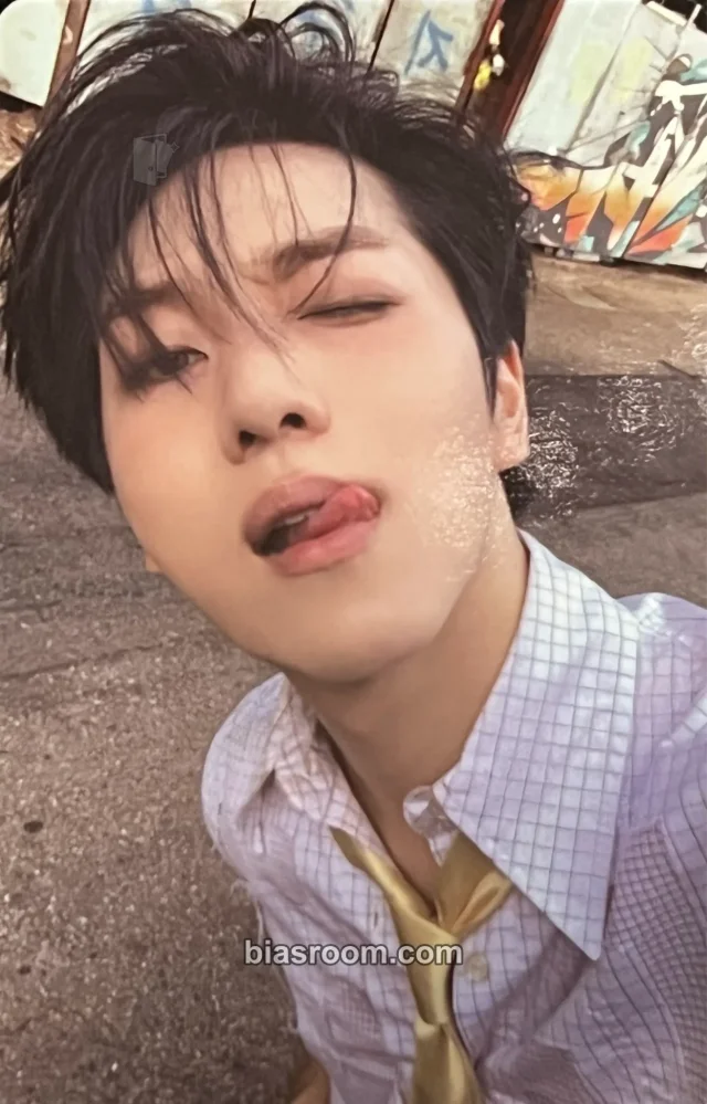 Kino PENTAGON Lost and Found K-pop photocard