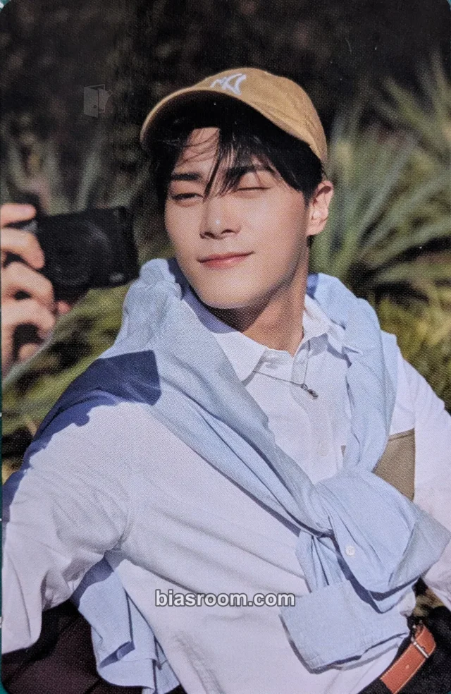 Moonbin ASTRO Moonbin & Sanha 2022 Official Photobook [Magazine] K-pop photocard