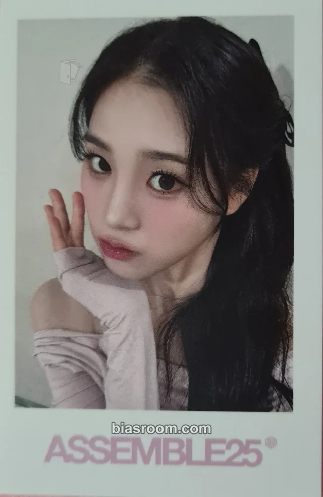 Photocard K-pop Jiyeon tripleS Assemble25