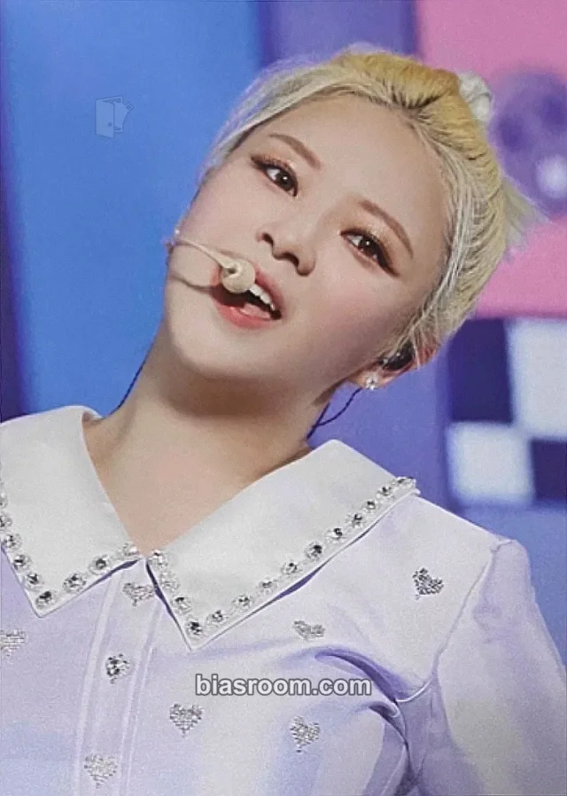 Jeongyeon TWICE 4th World Tour ‘III’ in Japan DVD K-pop photocard