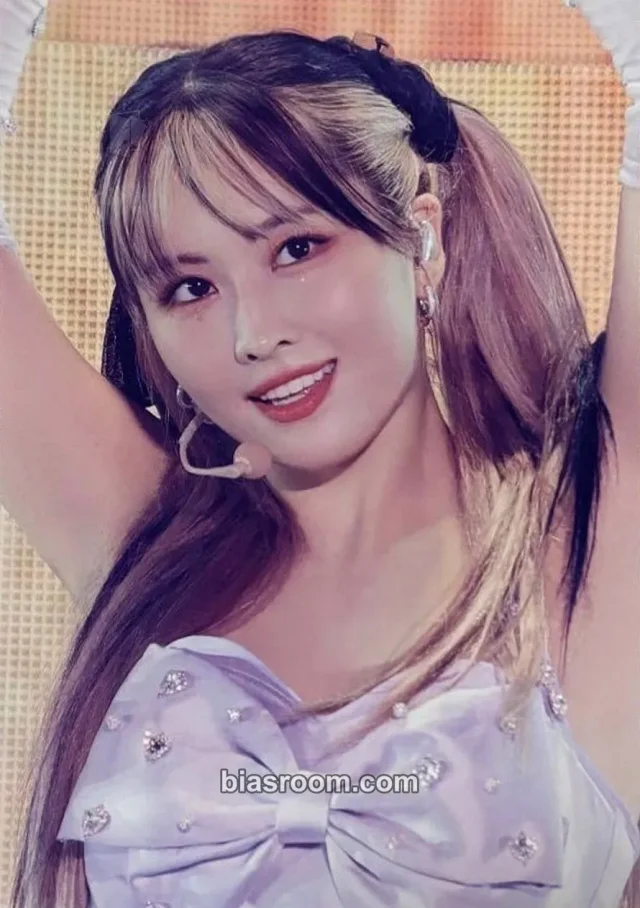 Momo TWICE 4th World Tour ‘III’ in Japan DVD K-pop photocard