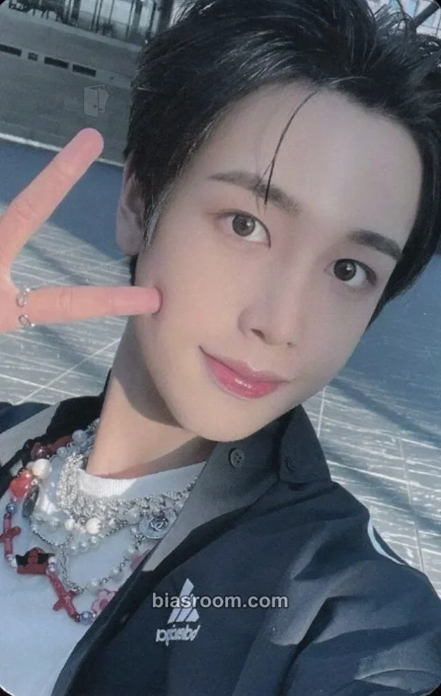 Hunter xikers HOUSE OF TRICKY : Doorbell Ringing K-pop photocard