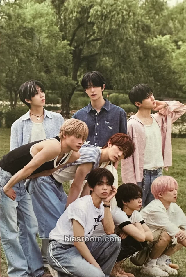 8TURN Electric Heart: 찬란하게 빛날 K-pop photocard