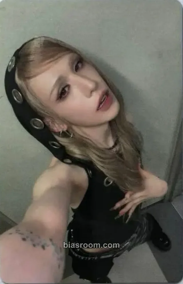 Wumuti XLOV SERVING-X Asia Tour 2026 K-pop photocard