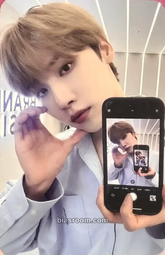 Woong AB6IX THE FUTURE IS OURS : LOST K-pop photocard