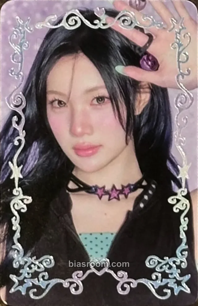 Juun Hearts2Hearts ICONIC HEART K-pop photocard