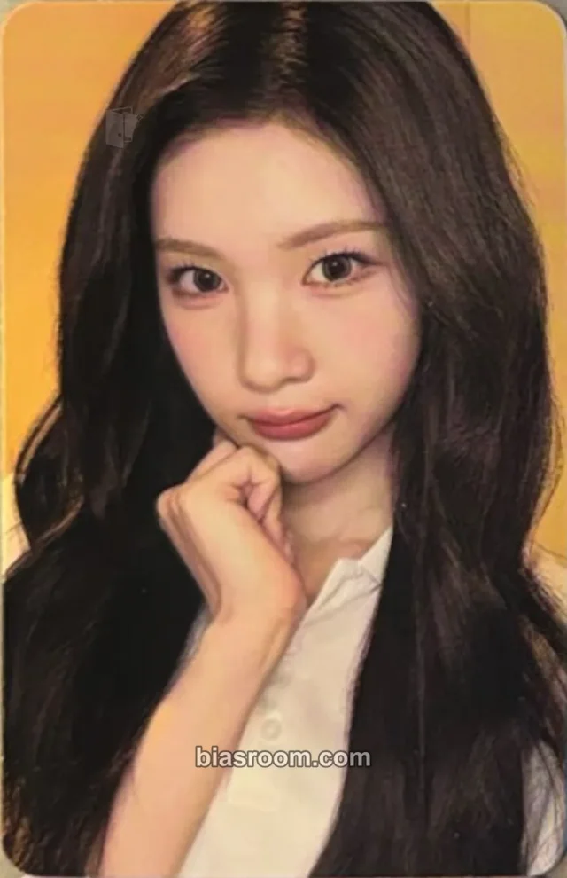 Juun Hearts2Hearts ICONIC HEART K-pop photocard