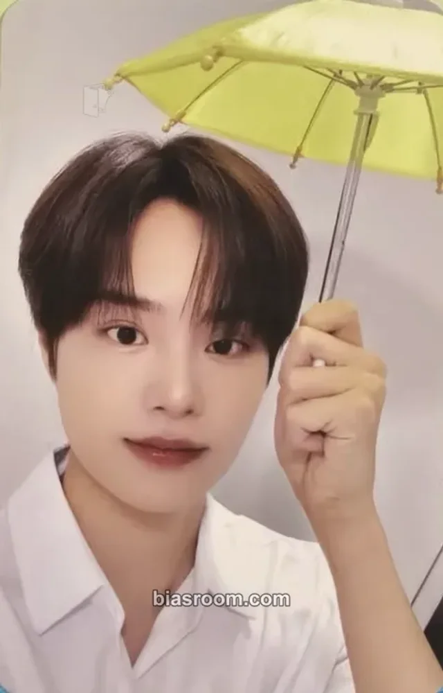 Daehwi AB6IX UPSIDE DOWN K-pop photocard