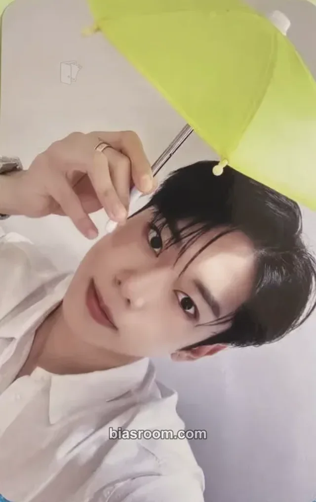 Donghyun AB6IX UPSIDE DOWN K-pop photocard