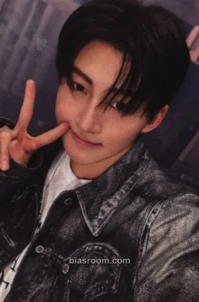 Jihoon TWS Last Bell K-pop photocard