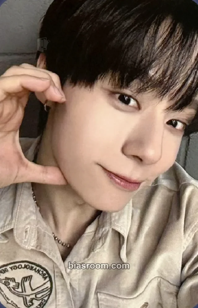 Hwanwoong ONEUS Official Slogan Fanclub Kit K-pop photocard