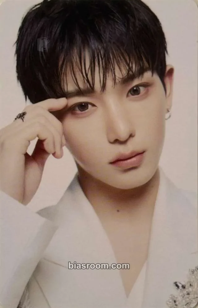 Harua  &TEAM Mark on You Concert Tour K-pop photocard