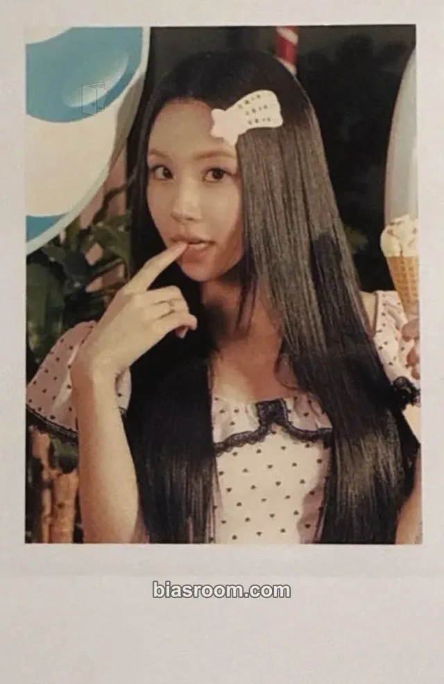 Chaeyoung TWICE TWICE The Thrill (11th Anniversary Pop-Up) K-pop Photocard