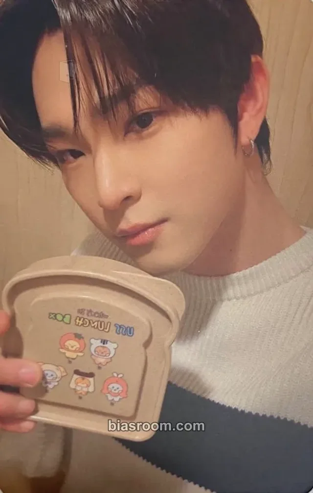 Leedo ONEUS Café Over the Rainbow: Picnic Event K-pop photocard