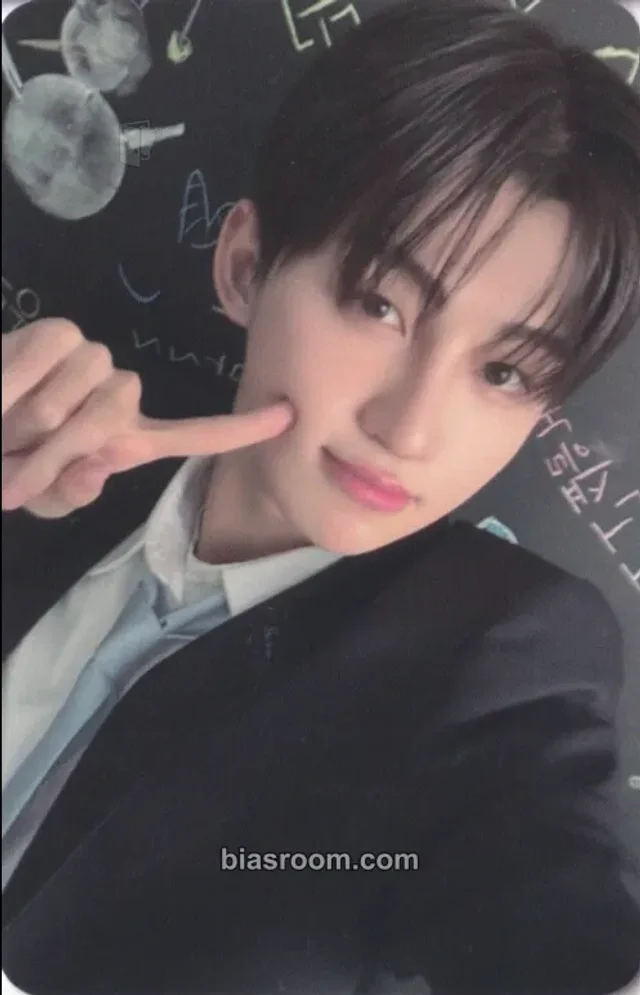 Jihoon TWS Last Bell K-pop photocard