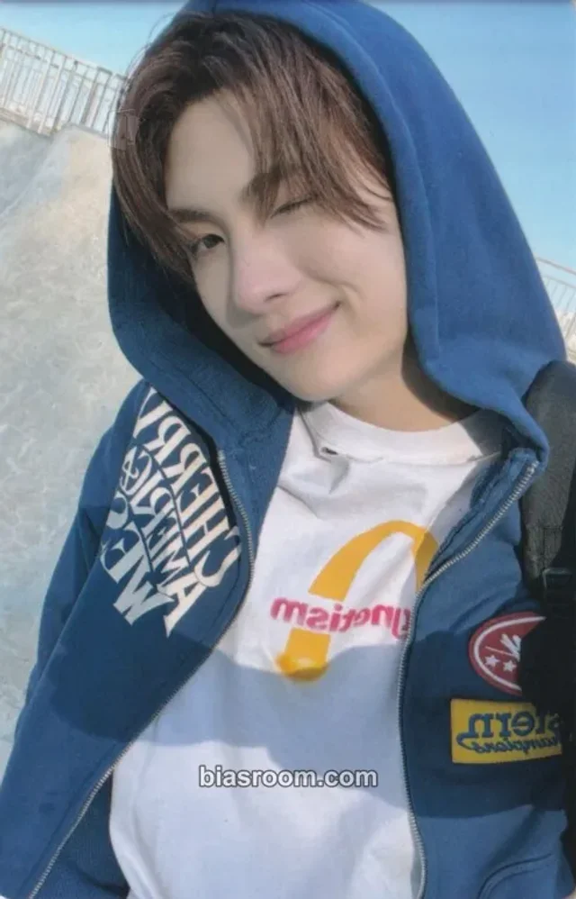 Youngjae TWS TRY WITH US K-pop photocard