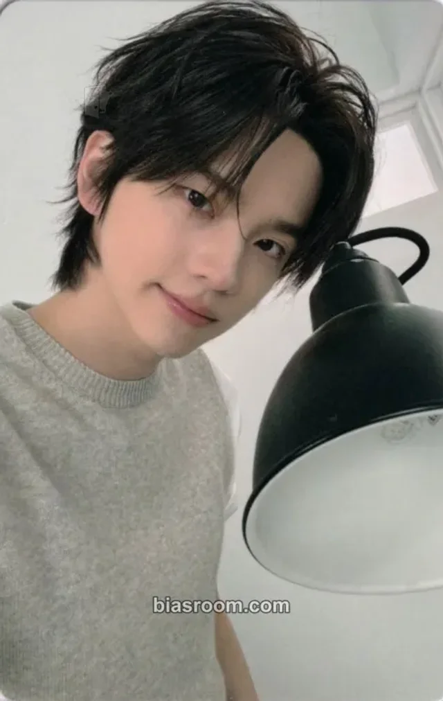 Shinyu TWS TRY WITH US K-pop photocard