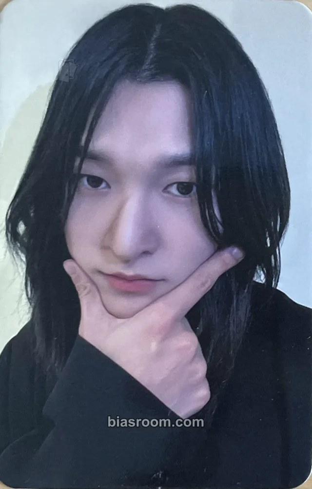 JunJi OnlyOneOf Things I Can’t Say LOve - OnlyOneOf 2024 World Tour - dOpamine K-pop photocard