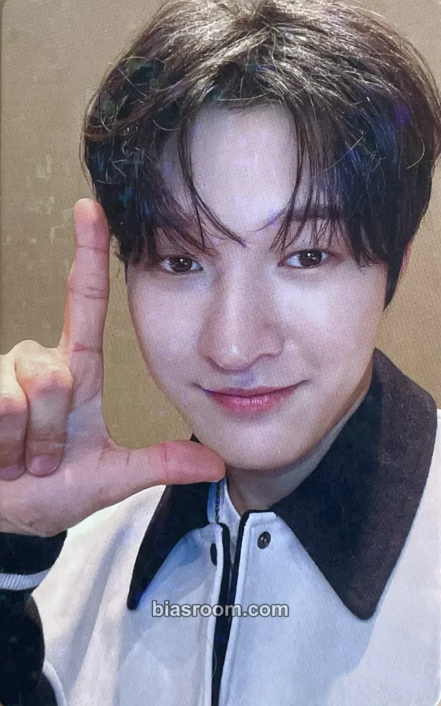 JunJi OnlyOneOf 2024 Fan-con in Japan K-pop photocard