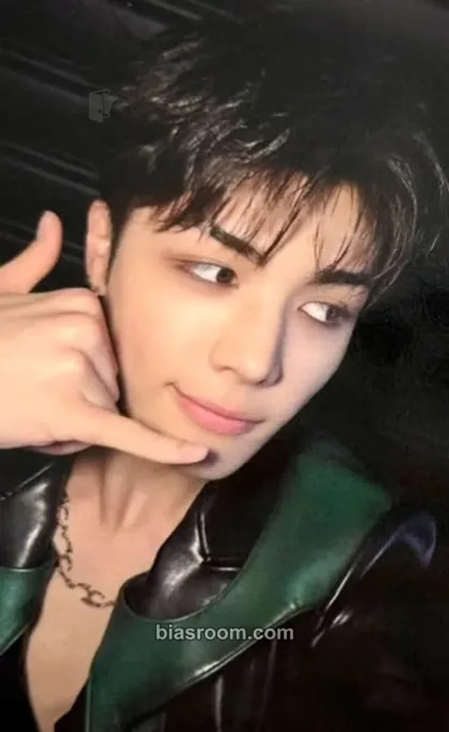 Maki &TEAM Mark on Me K-pop Photocard