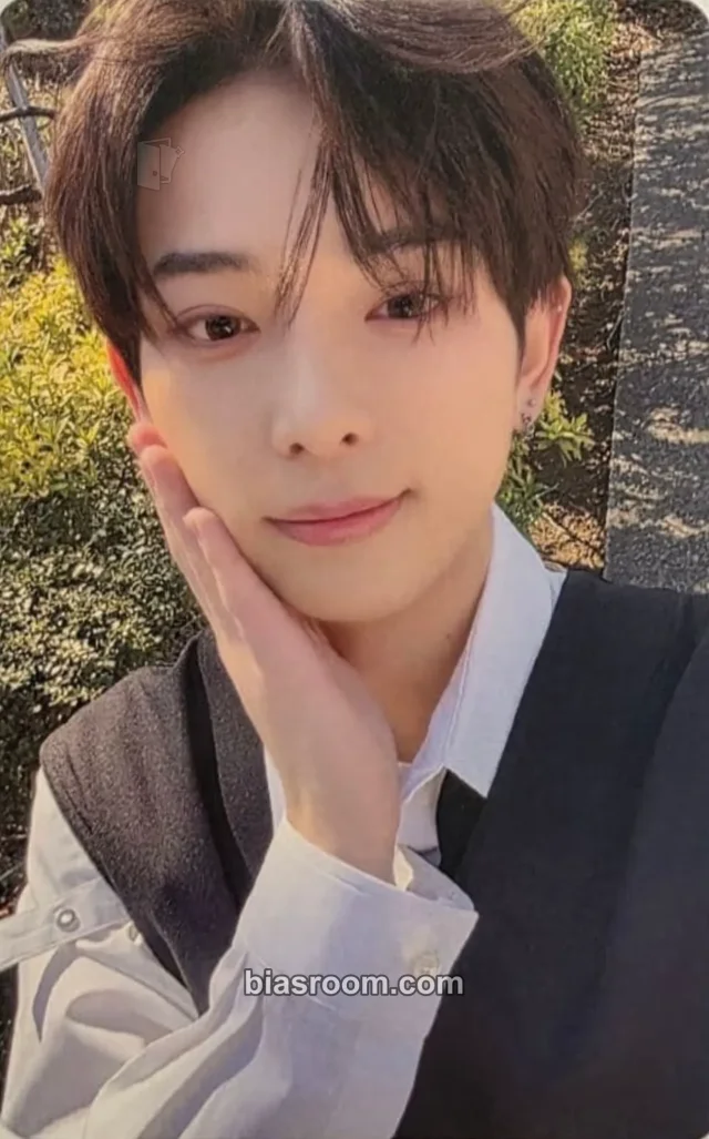 Harua &TEAM Mark on Me K-pop Photocard