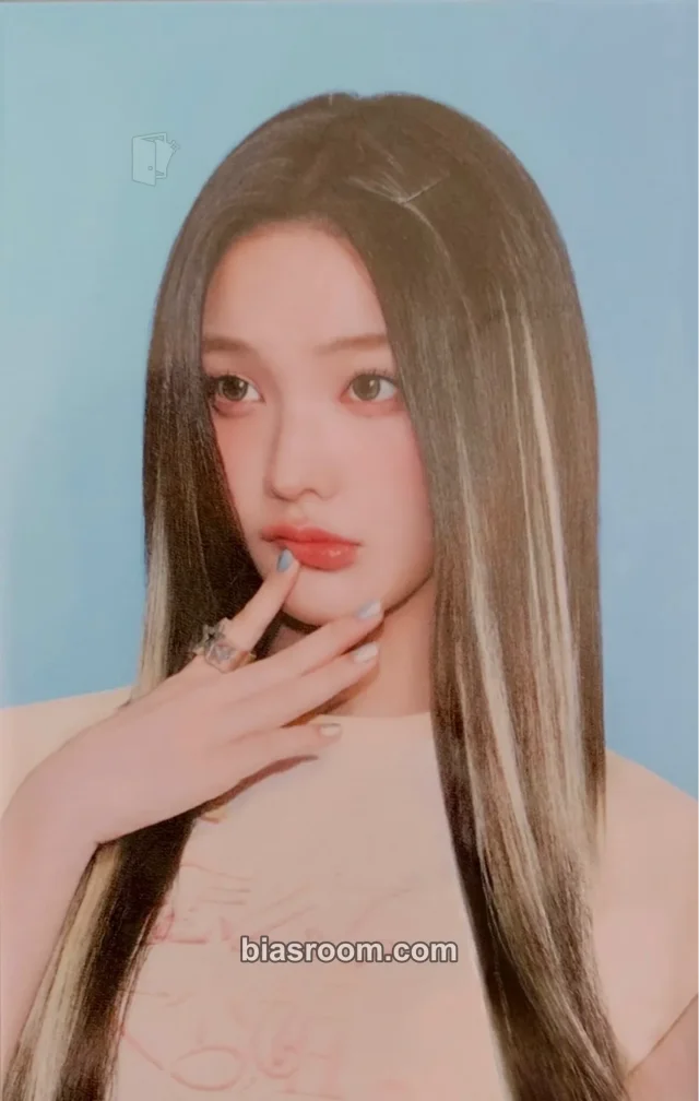 Iroha ILLIT ILLIT LIVE ‘PRESS START♥︎︎︎’ K-pop Photocard