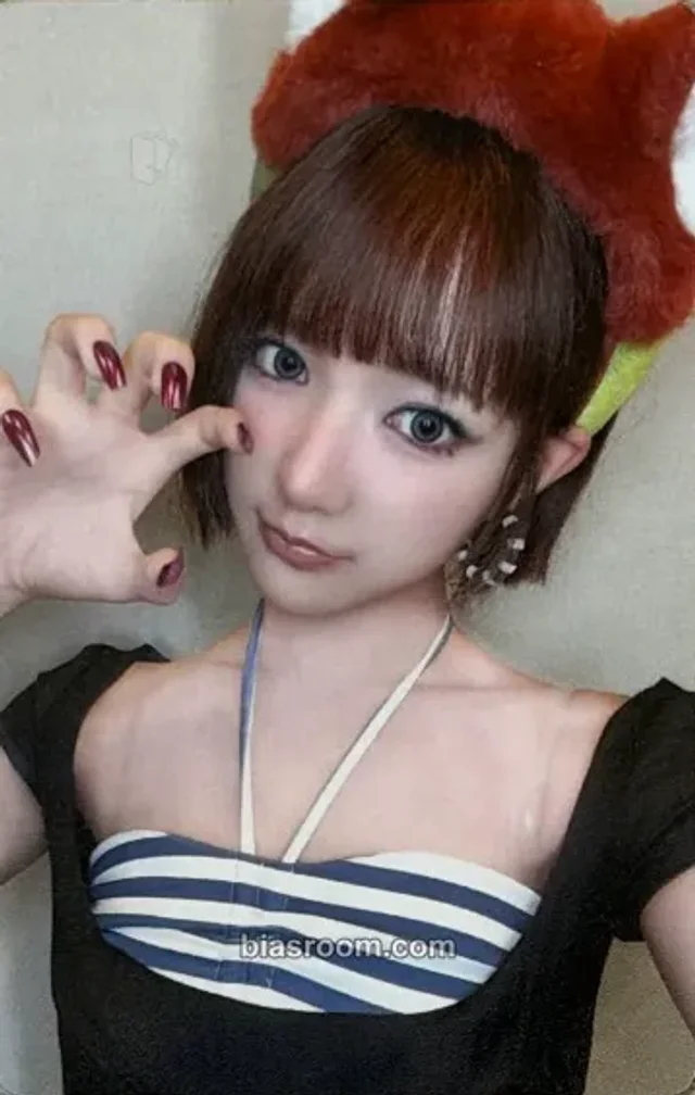Jiyu KiiiKiii WhyKiiiKiii K-pop photocard