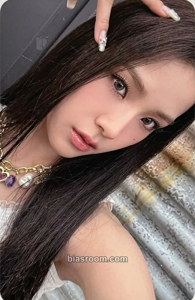 Mai izna N/a K-pop photocard