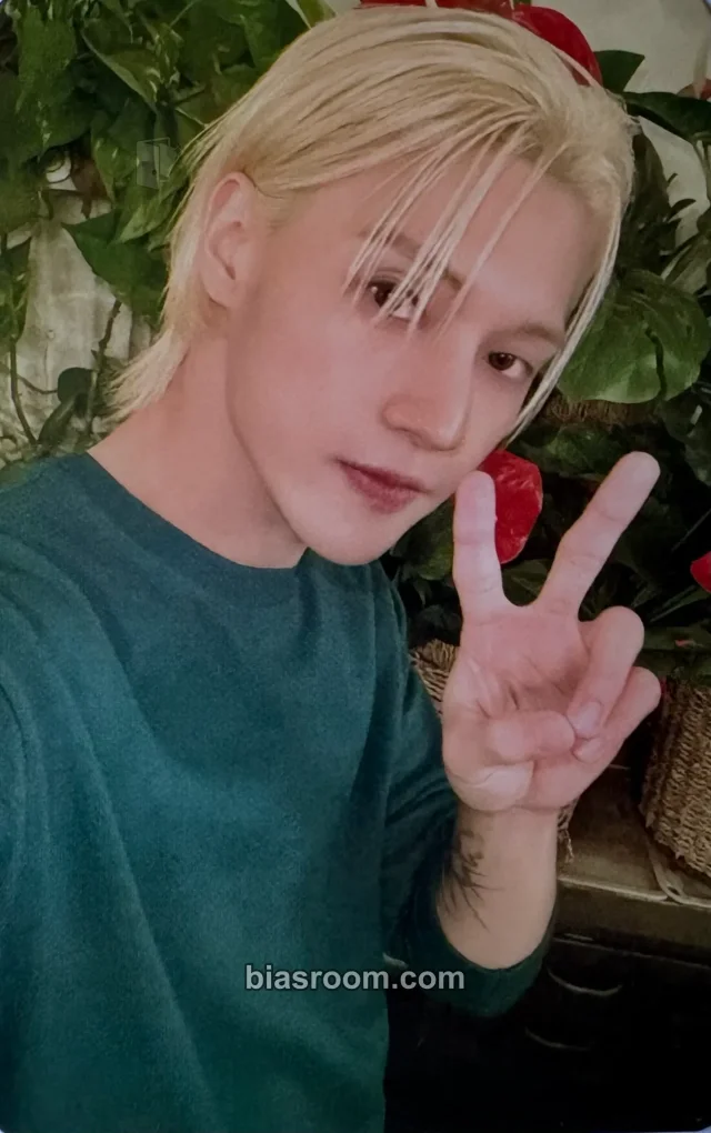 Wooyoung ATEEZ 82WORLD: LA K-pop photocard