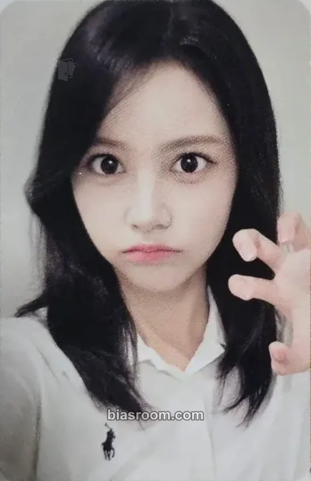 Carmen Hearts2Hearts ICONIC HEART K-pop photocard
