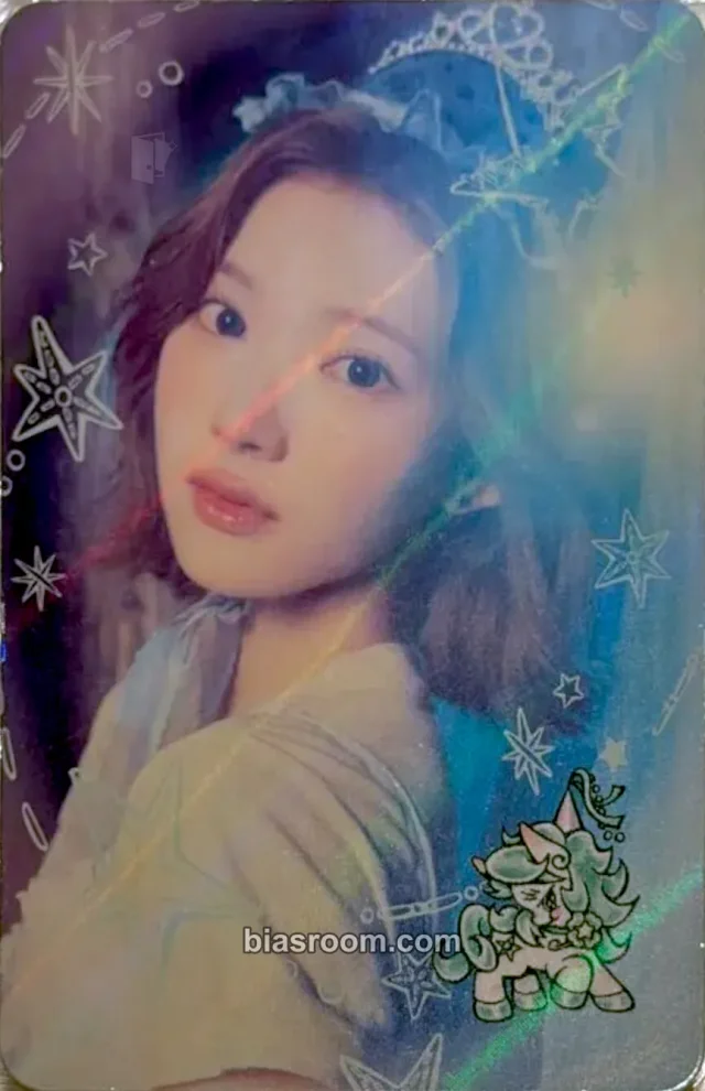 Jiwoo Hearts2Hearts ICONIC HEART K-pop photocard