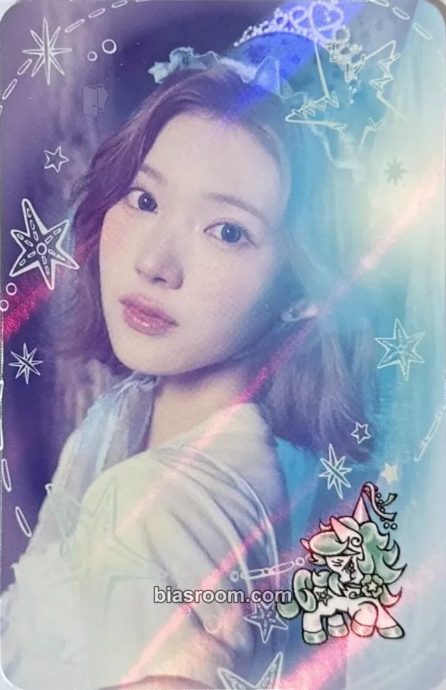Jiwoo Hearts2Hearts ICONIC HEART K-pop photocard
