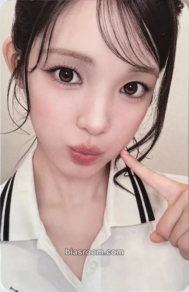Yuha Hearts2Hearts ICONIC HEART K-pop photocard